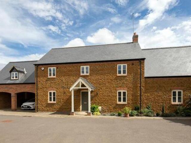 5 Bedroom Detached House For Sale In Harpole, Northamptonshire