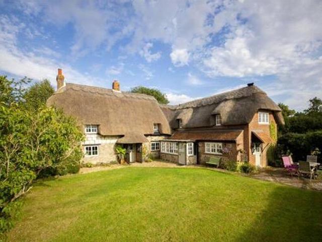 5 Bedroom Detached House For Sale In Marlborough