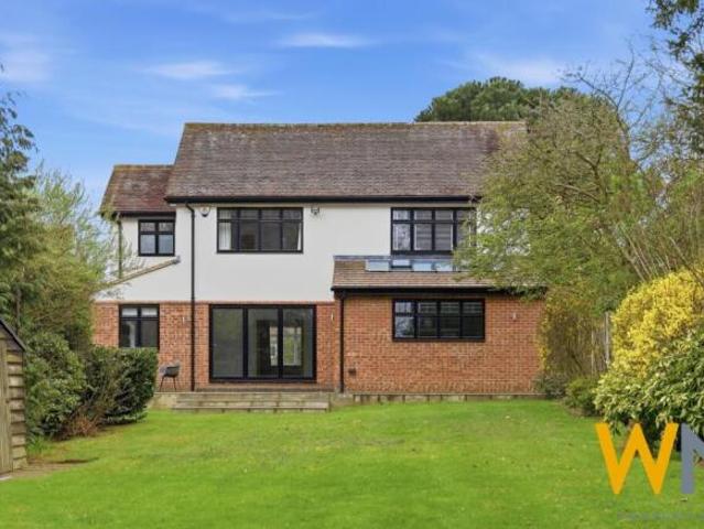 5 bedroom detached house for sale in Middleton Road, Shenfield, Brentwood, CM15