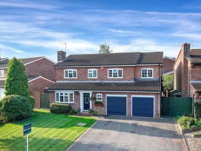 5 bedroom detached house for sale in Sycamore Drive Groby Leicestershire LE6