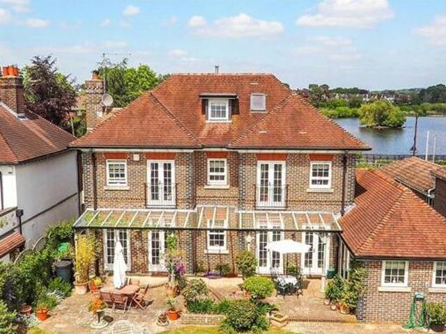 5 Bedroom Detached House For Sale In Petersfield, Hampshire
