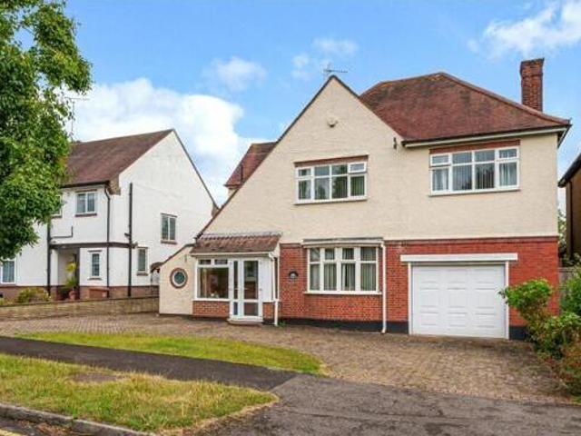 5 Bedroom Detached House For Sale In Rickmansworth
