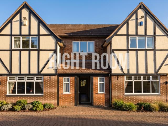 5 bedroom Detached house to let 4 Bedroom House, Amesbury Mead Farm, Sewardstone Road, E4 7RA