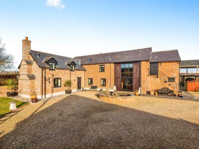 5 bedroom Detached house To Let