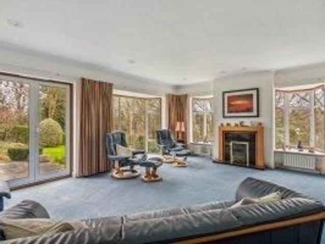 5 bedroom detached house to rent