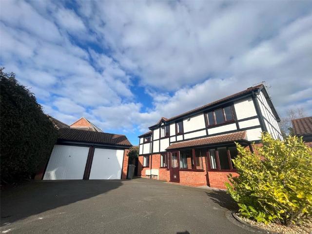 5 bedroom detached house to rent