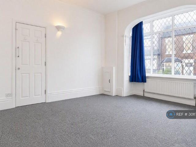 5 bedroom detached house to rent