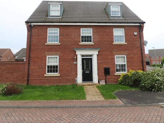 5 bedroom detached house to rent