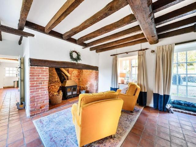 5 bedroom detached house to rent