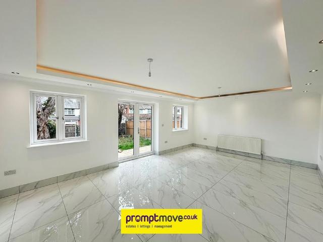 5 bedroom detached house to rent