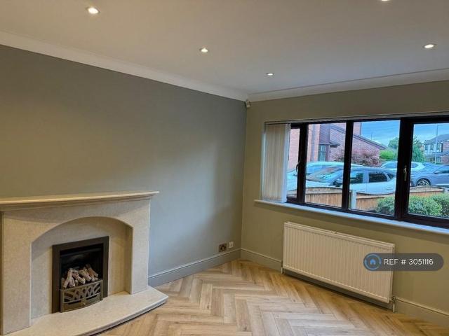5 bedroom detached house to rent