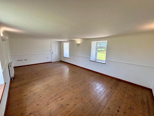 5 bedroom detached house to rent