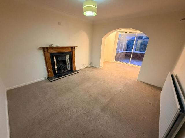 5 bedroom detached house to rent