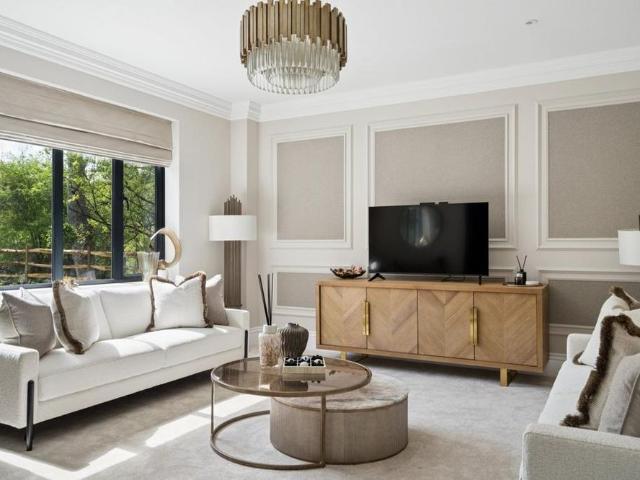 5 bedroom detached house to rent