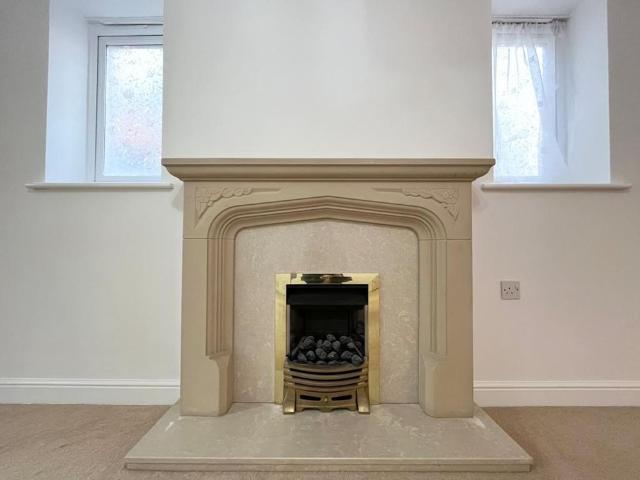 5 bedroom detached house to rent