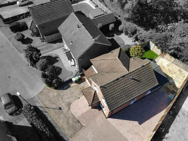 5 bedroom detached house to rent