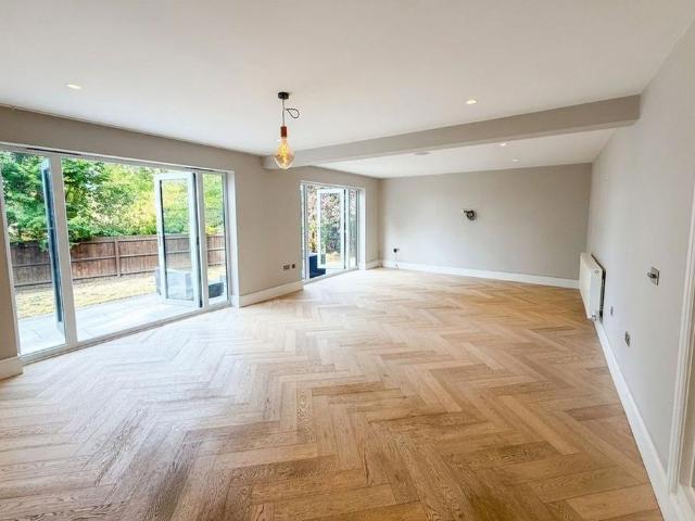 5 bedroom detached house to rent