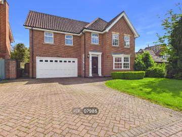 5 bedroom detached house to rent