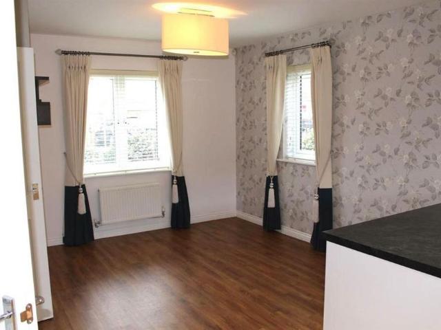 5 bedroom detached house to rent