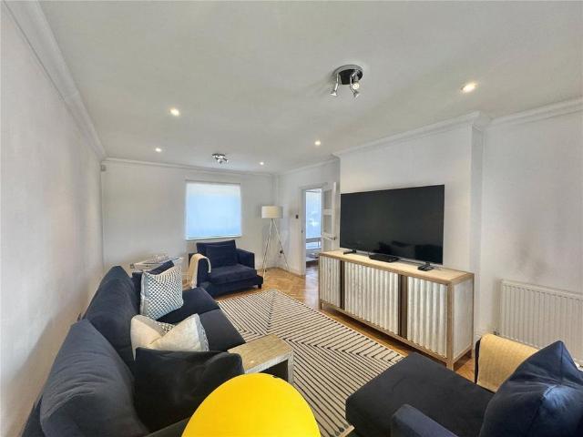5 bedroom detached house to rent