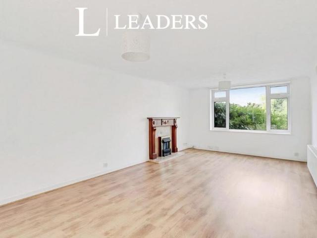 5 bedroom detached house to rent
