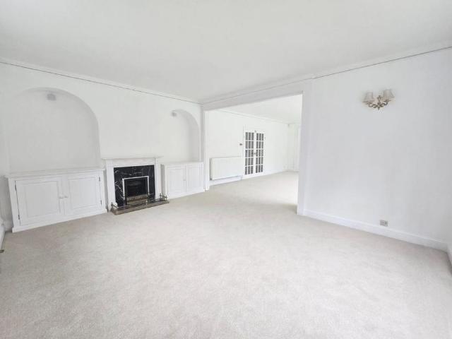 5 bedroom detached house to rent