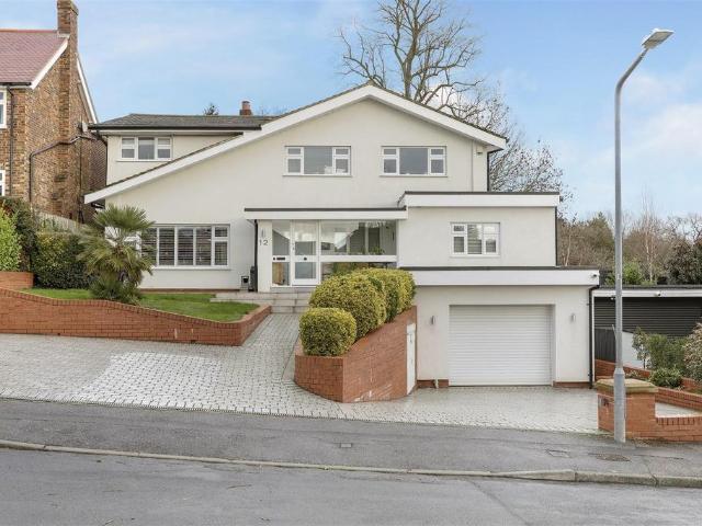 5 bedroom detached house to rent
