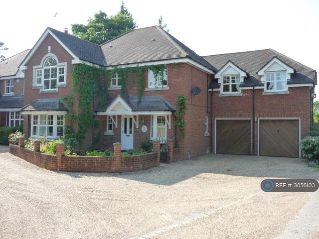 5 bedroom detached house to rent