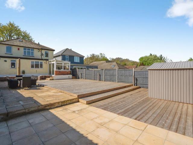 5 bedroom detached house to rent