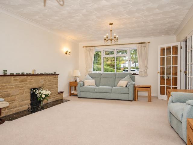5 bedroom detached house to rent