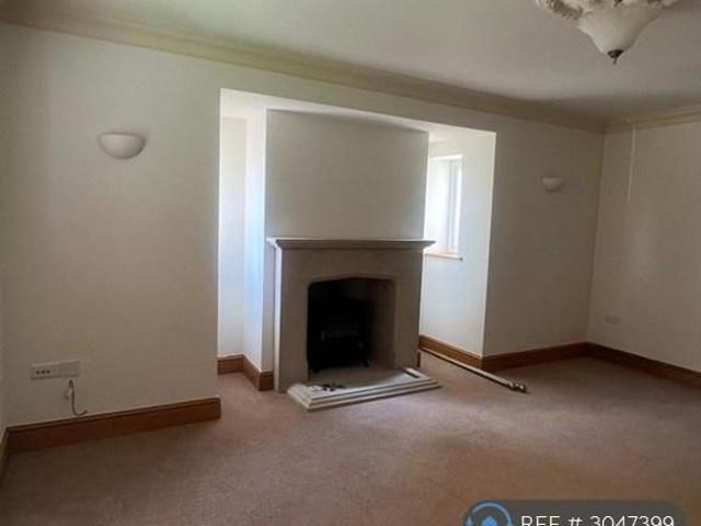 5 bedroom detached house to rent