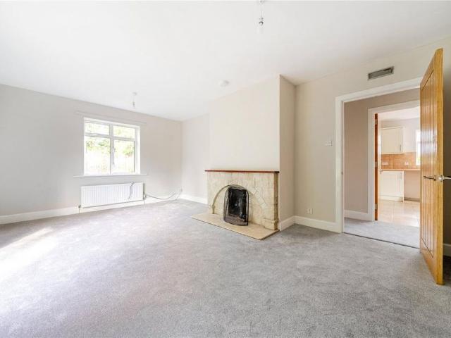 5 bedroom detached house to rent