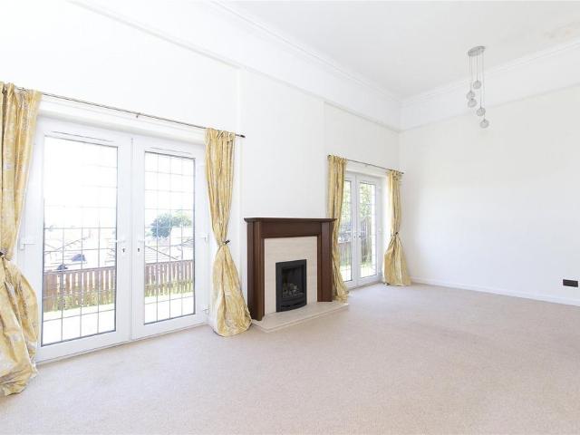 5 bedroom detached house to rent