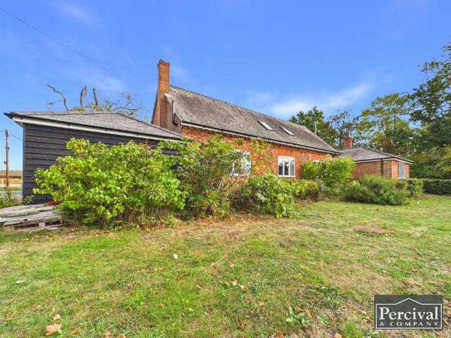5 bedroom detached house to rent