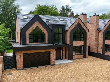 5 bedroom detached house to rent