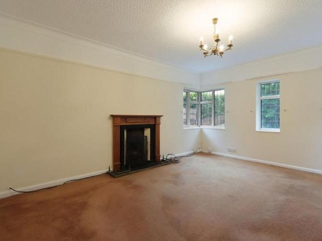 5 bedroom detached house to rent