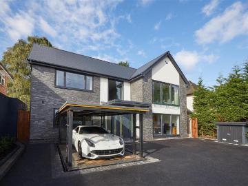 5 bedroom detached house to rent