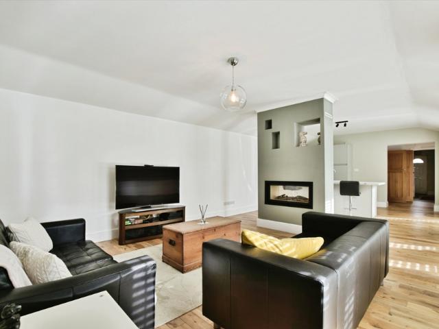 5 bedroom detached house to rent