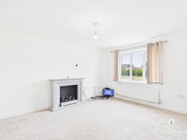 5 bedroom detached house to rent