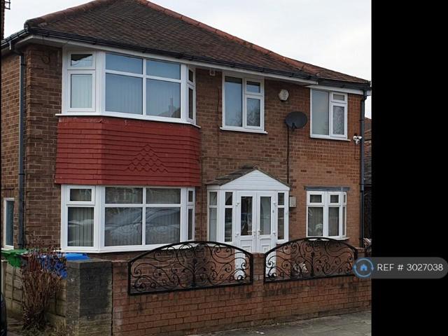 5 bedroom detached house to rent