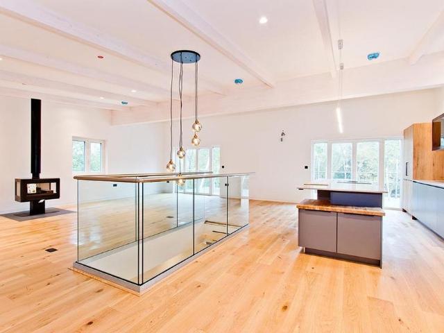 5 bedroom detached house to rent