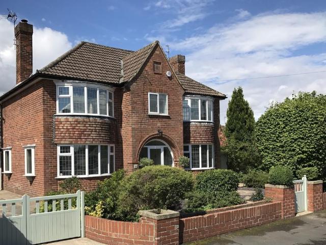 5 bedroom detached house to rent