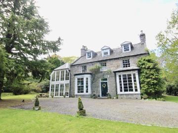 5 bedroom detached house to rent