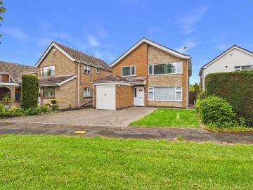 5 bedroom detached house to rent