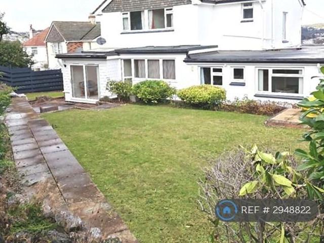 5 bedroom detached house to rent