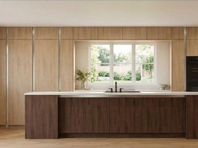 5 bedroom detached house to rent