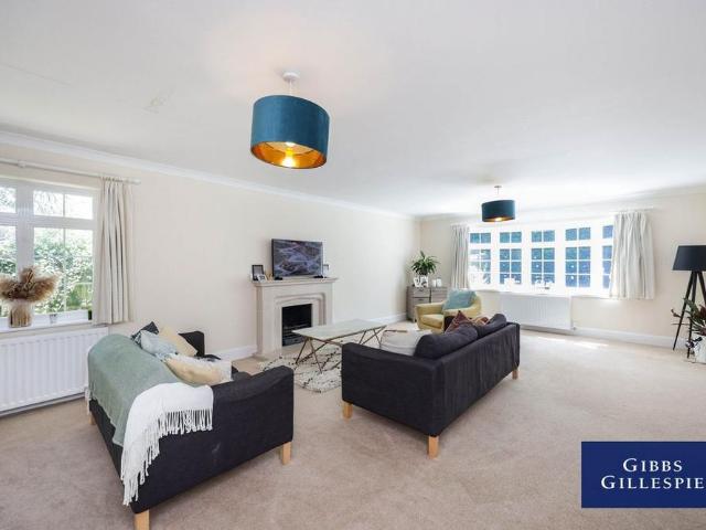 5 bedroom detached house to rent