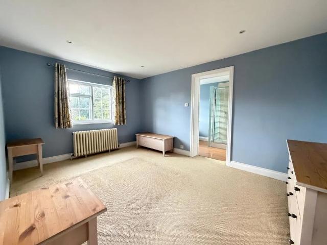 5 bedroom detached house to rent