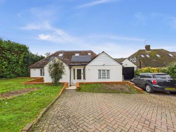 5 bedroom detached house to rent