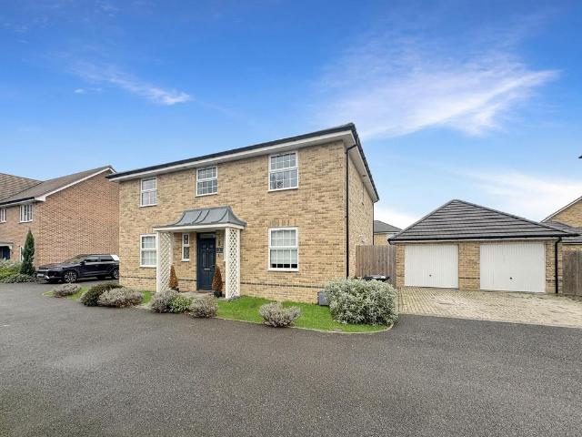 5 bedroom detached house to rent
